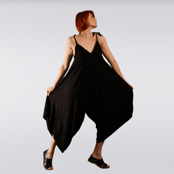 Macacão 8 formas de usar Cor Liso em Viscose Preto CAUSANTE