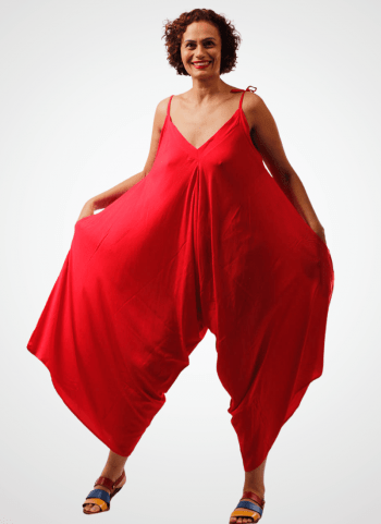 Macacão 8 formas de usar Cor Liso em Viscose Vermelho CAUSANTE