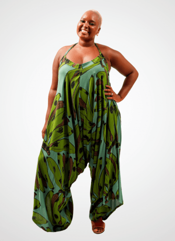 Macacão PLUS SIZE  8x1  (oito formas de usar) em Viscose - Estampa Bromélia