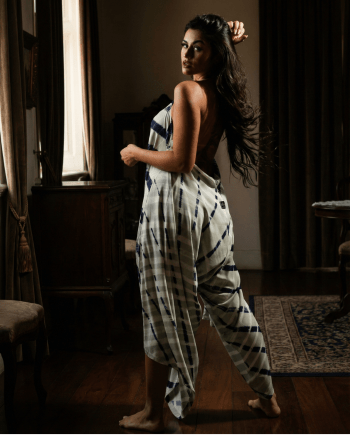 Macacão 8 formas de usar em Viscose - Estampa Digital Zuzu Mulheres Fortes