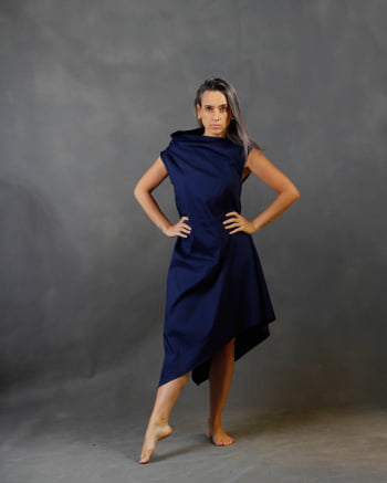 Vestido Assimétrico Cor Liso em Algodão