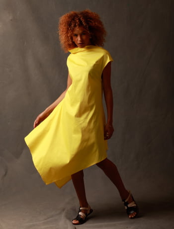 Vestido Assimétrico Cor Liso em Algodão